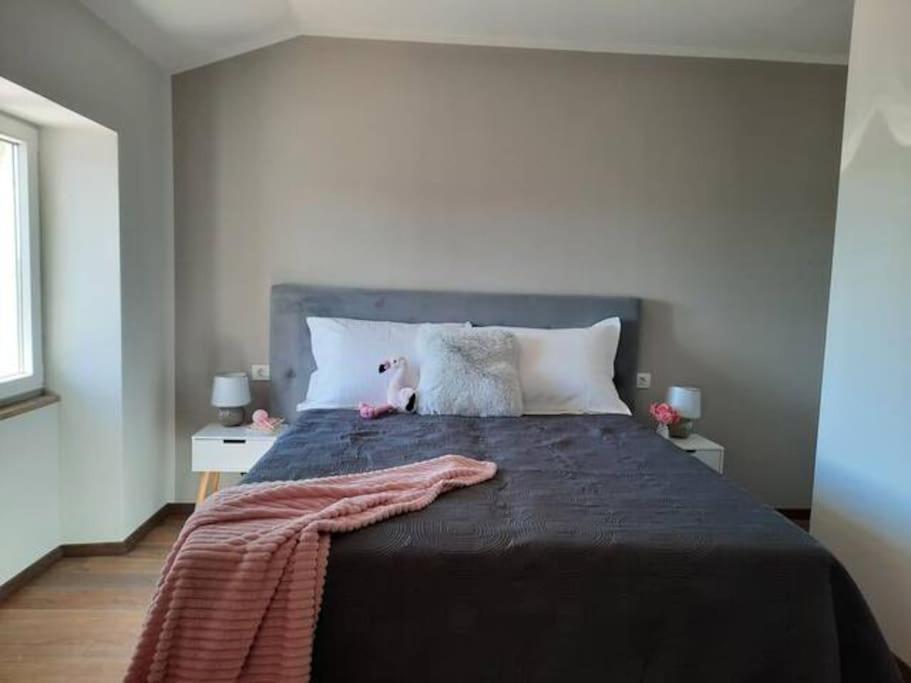 Holiday Home For 8 People, Pool + Sea View Vilanija Eksteriør bilde