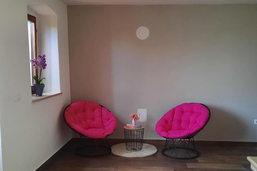 Holiday Home For 8 People, Pool + Sea View Vilanija Eksteriør bilde