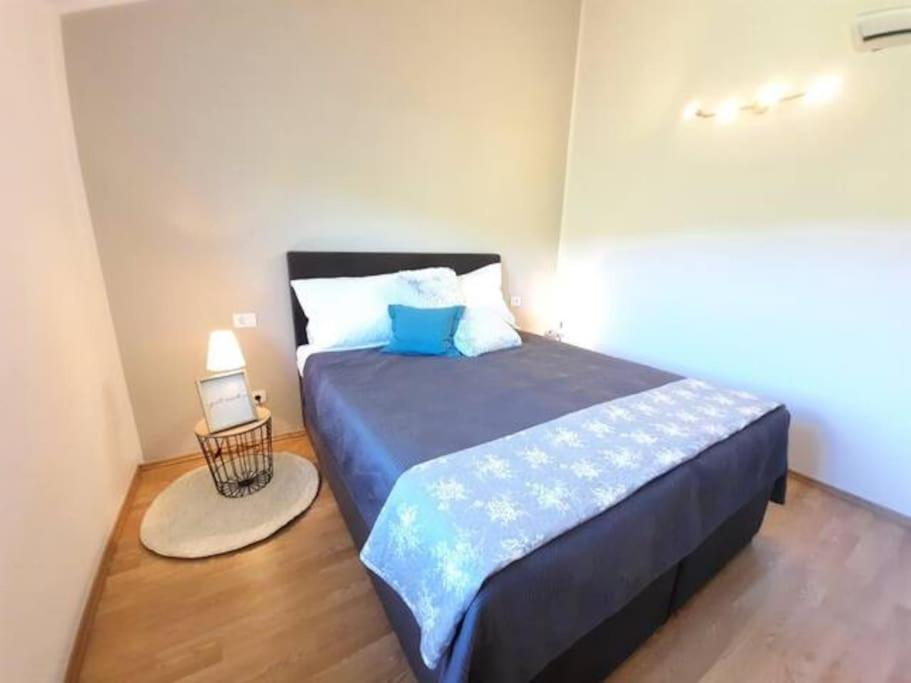 Holiday Home For 8 People, Pool + Sea View Vilanija Eksteriør bilde