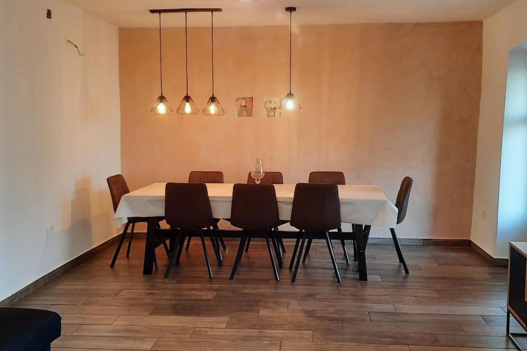 Holiday Home For 8 People, Pool + Sea View Vilanija Eksteriør bilde