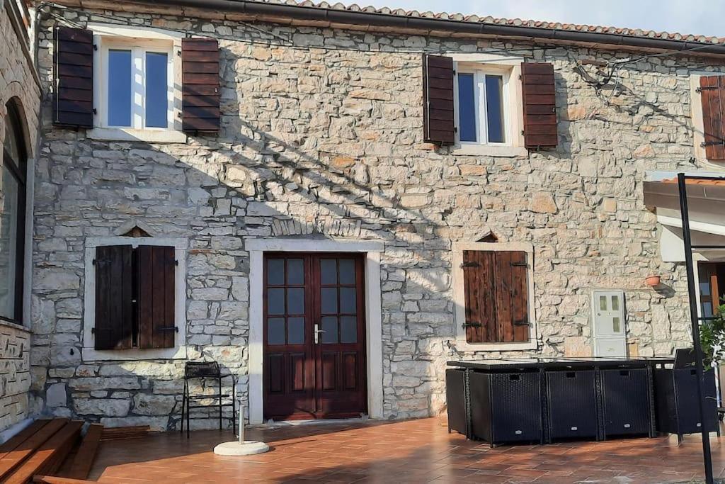 Holiday Home For 8 People, Pool + Sea View Vilanija Eksteriør bilde