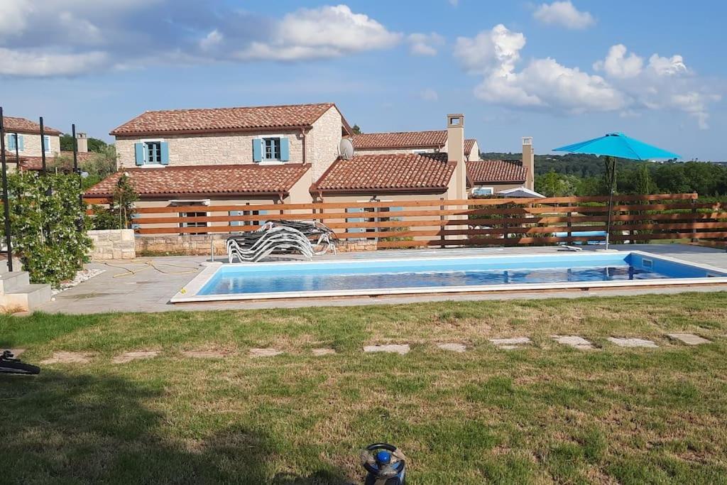 Holiday Home For 8 People, Pool + Sea View Vilanija Eksteriør bilde