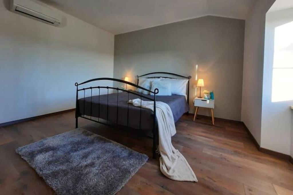 Holiday Home For 8 People, Pool + Sea View Vilanija Eksteriør bilde