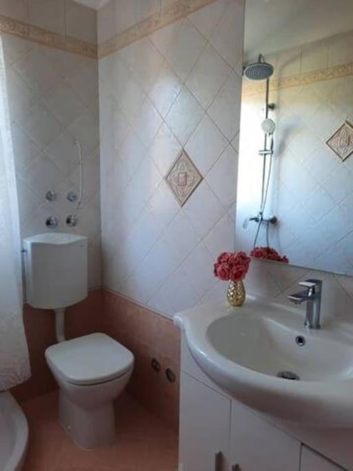 Holiday Home For 8 People, Pool + Sea View Vilanija Eksteriør bilde