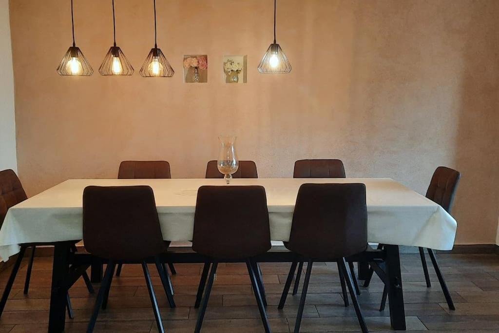 Holiday Home For 8 People, Pool + Sea View Vilanija Eksteriør bilde